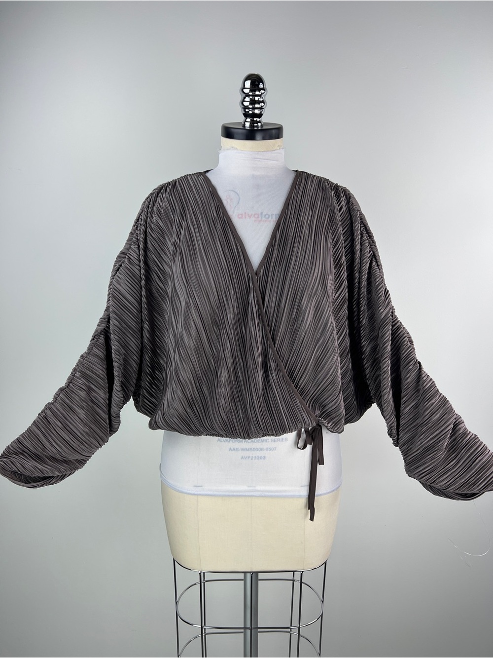 💚 3627. Plisse Dolman Wrap Top - Taupe Gray